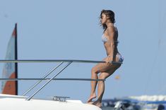 Горячая Николь Шерзингер отдыхает на Ибице фото #6