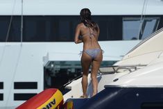 Горячая Николь Шерзингер отдыхает на Ибице фото #22