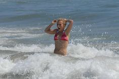 Хайден Панеттьери отдыхает на пляже фото #1