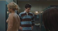 Обнаженная Хайден Панеттьери в фильме «Ночь с Бет Купер» фото #4