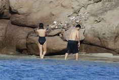 Деми Ловато в монокини на пляже Сен-Бартелеми фото #4