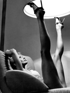 Мария Бутырская без лифчика в журнале Playboy фото #3