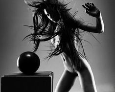 Фотосессия с полностью голой Ольгой Куриленко фото #8