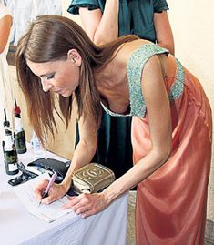 Сексуальная Любовь Толкалина засветила грудь на кинофестивале «Кинотавр» фото #1