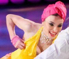 Засвет груди Надежди Грановской на съемках шоу «Лед и пламень» фото #1