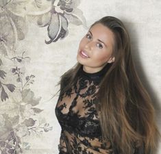 Юлия Михалкова в прозрачном белье засветила сосок фото #3