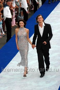 Оксана Фандера засветила грудь на церемонии фото #2