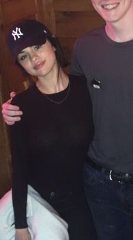 Селена Гомес красиво засветила грудь в Теннесси фото #1