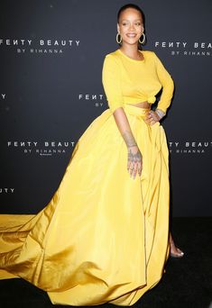 Рианна без лифчика на вечеринке Fenty Beauty фото #4