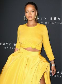 Рианна без лифчика на вечеринке Fenty Beauty фото #13