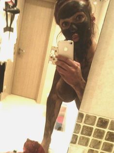 Алена Водонаева показала голую грудь в Twitter фото #1