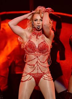 Горячая Бритни Спирс в эротическом наряде на сцене Music Awards Show фото #7