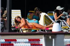 Горячая Эшли Грин в сексуальном купальнике на съёмках фильма «Лето на Статен-Айленд» фото #11