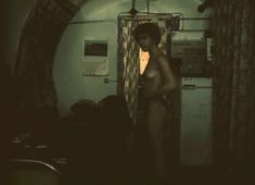 Татьяна Догилева показала голую грудь в фильме «Афганский излом» фото #2