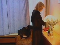 Ольга Понизова оголила грудь в сериале «Бандитский Петербург 3: Крах Антибиотика» фото #7
