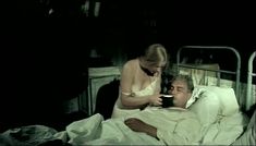 Сочная голая грудь Светланы Ходченковой в фильме «Благословите женщину» фото #4