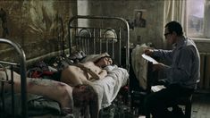 Агния Кузнецова оголила грудь и попу в фильме «Груз 200» фото #9