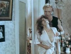 Красивые голые сиськи Анны Назарьевой в фильме «День любви» фото #4