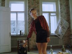 Красотка Анна Синякина засветила трусики в фильме «День полнолуния» фото #4