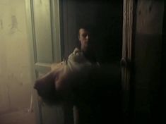 Мария Селянская оголила грудь в фильме «Дрянь» фото #8