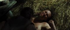 Полностью голая Дарья Екамасова в фильме «Жила-была одна баба» фото #25