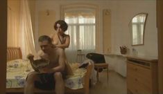 Голые сиськи Елены Поляковой в сериале «Замыслил я побег...» фото #14