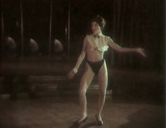 Полностью голая Жанна Эппле в фильме «Заряженные смертью» фото #4