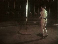 Полностью голая Жанна Эппле в фильме «Заряженные смертью» фото #6