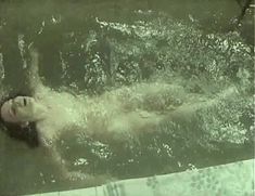 Полностью голая Жанна Эппле в фильме «Заряженные смертью» фото #10