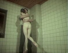 Полностью голая Жанна Эппле в фильме «Заряженные смертью» фото #12