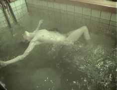 Полностью голая Жанна Эппле в фильме «Заряженные смертью» фото #14