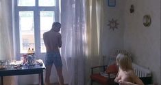 Сексуальная Оксана Акиньшина показала голые сиськи в фильме «Игры мотыльков» фото #4