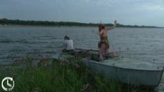 Елена Николаева засветила попу в фильме «История весеннего призыва» фото #6