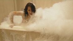 Горячая Екатерина Волкова оголила грудь и попу в сериале «КГБ в смокинге» фото #2