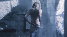 Голые сиськи Дарьи Мороз в фильме «Нанкинский пейзаж» фото #3