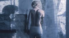 Голые сиськи Дарьи Мороз в фильме «Нанкинский пейзаж» фото #5