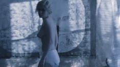 Голые сиськи Дарьи Мороз в фильме «Нанкинский пейзаж» фото #8