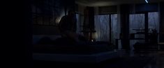 Марина Васильева оголила грудь и попу в фильме «Нелюбовь» фото #57