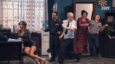 Карина Зверева засветила трусики в сериале «Однажды в России» фото #6