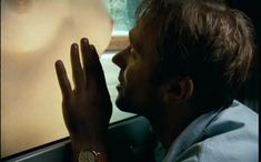 Екатерина Юдина оголила грудь и попу в фильме «Отрыв» фото #4