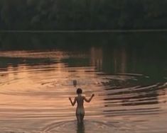 Голая попа Даши Чаруши в фильме «Прятки» фото #7