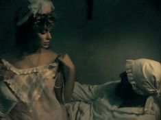 Наталья Лапина засветила голую грудь в фильме «Руанская дева по прозвищу Пышка» фото #4