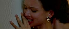 Паулина Андреева оголила грудь и попу в фильме «Саранча» фото #33