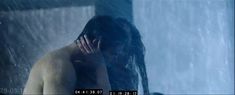 Паулина Андреева оголила грудь и попу в фильме «Саранча» фото #95