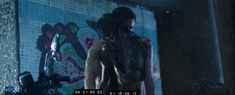 Паулина Андреева оголила грудь и попу в фильме «Саранча» фото #98