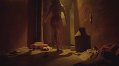 Голая попа Евгении Лютой в фильме «Странствия и невероятные приключения одной любви» фото #1