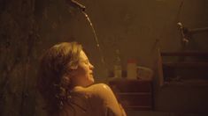 Голая попа Евгении Лютой в фильме «Странствия и невероятные приключения одной любви» фото #10