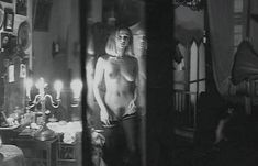 Полностью голая Анжелика Неволина в фильме «Счастливые дни» фото #3