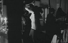 Полностью голая Анжелика Неволина в фильме «Счастливые дни» фото #6