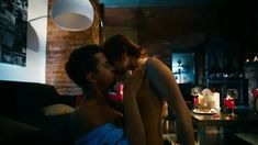 Мария Пирогова показала голую грудь в сериале «Тёмный мир: Равновесие» фото #9